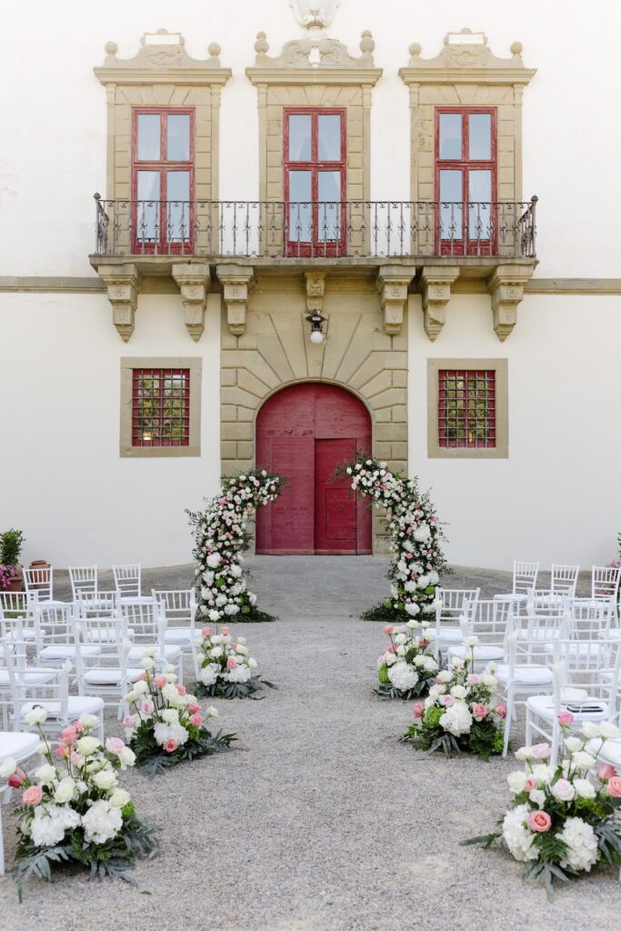 PetitBouquet-bespoke-destination-wedding-tuscany-maddie-braxtonMB-365